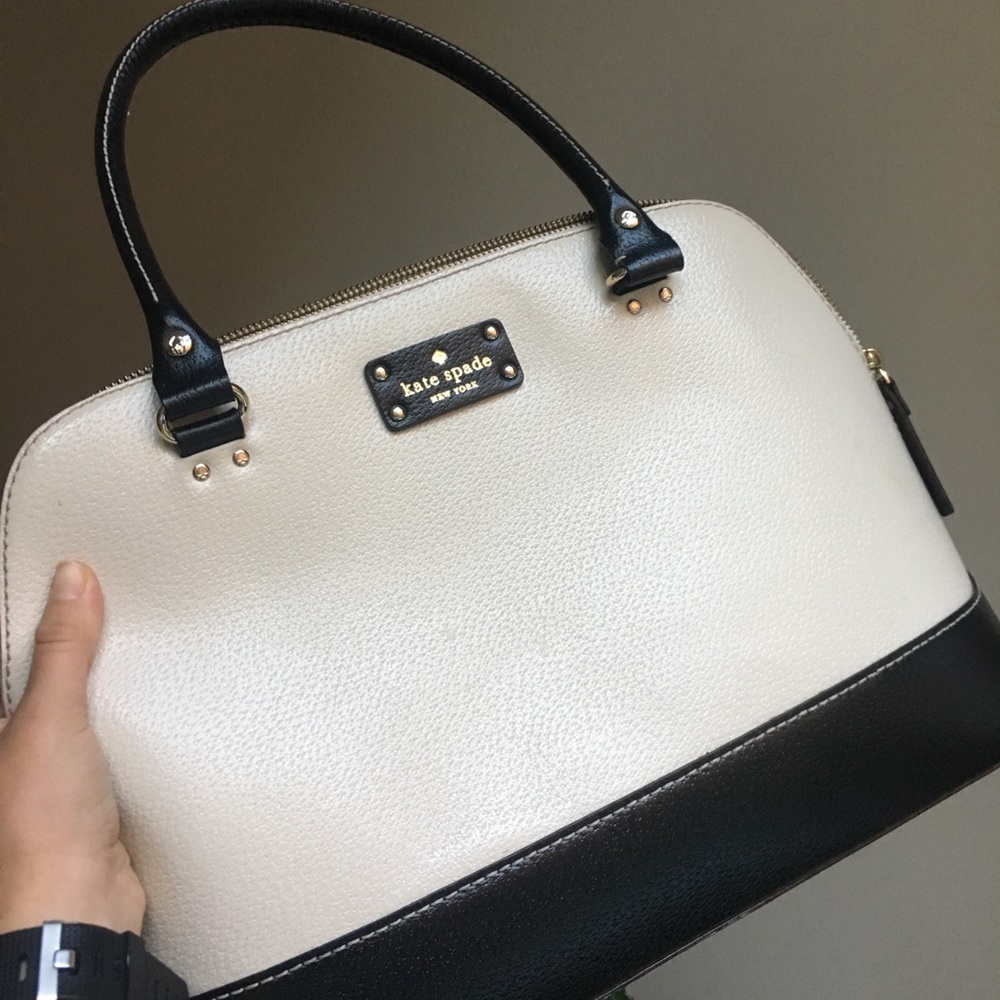 Beautiful medium large Kate Spade purse